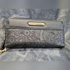 Stone Mountain Black Leather Paisley Zip Around Wallet & Checkbook